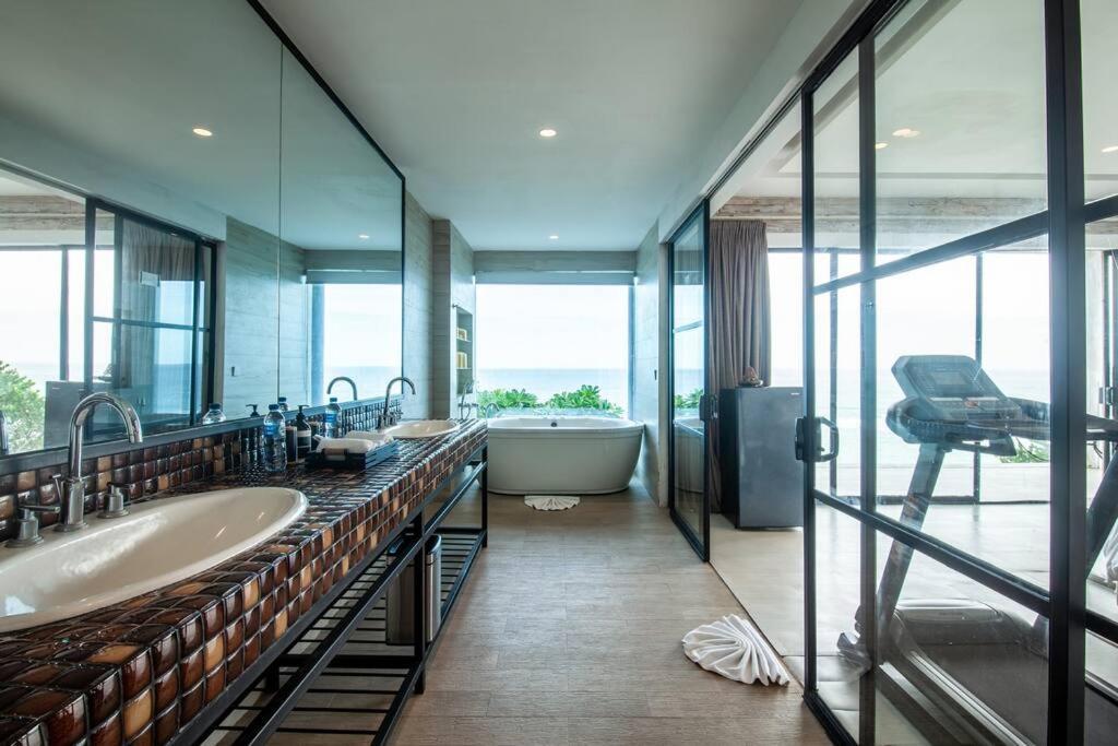 Nusa Dua Ocean View With Private Beach Zewnętrze zdjęcie